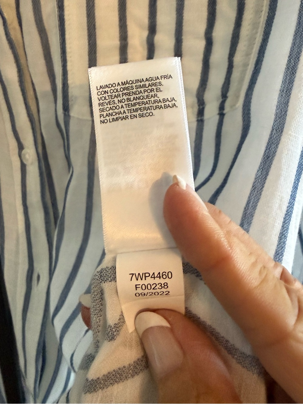 Lucky Brand Women’s White and Blue Vertical Stripe Button-Down Shirt Size M - Picture 12 of 13